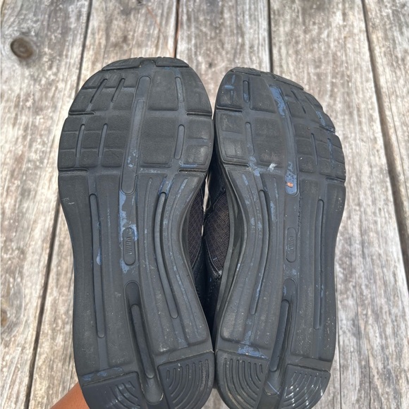 PUMA Men's Black and Gold Sneakers - Picture 7 of 7